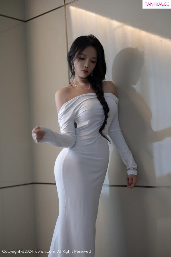 小娜比  [XiuRen]高清写真图 2024.09.05 No.9115 娜比 黑丝美腿第2张图片